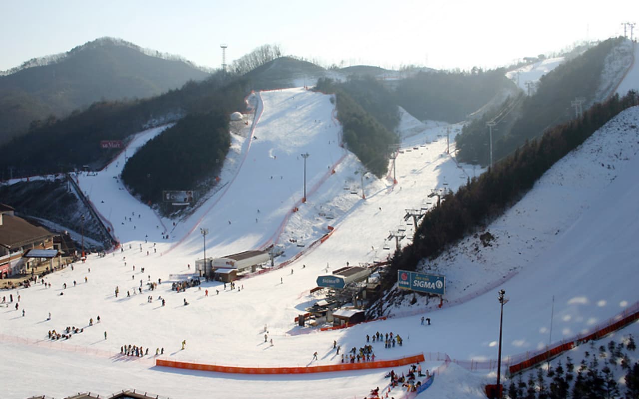 Elysian Gangchon Ski Resort and Eobi Ice Valley Full-Day Tour from Seoul – photo 7