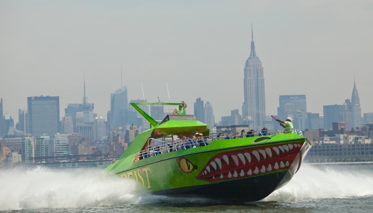 The Beast Speedboat Ride to Statue of Liberty by Circle Line: Reserved Straight-to-Board Ticket