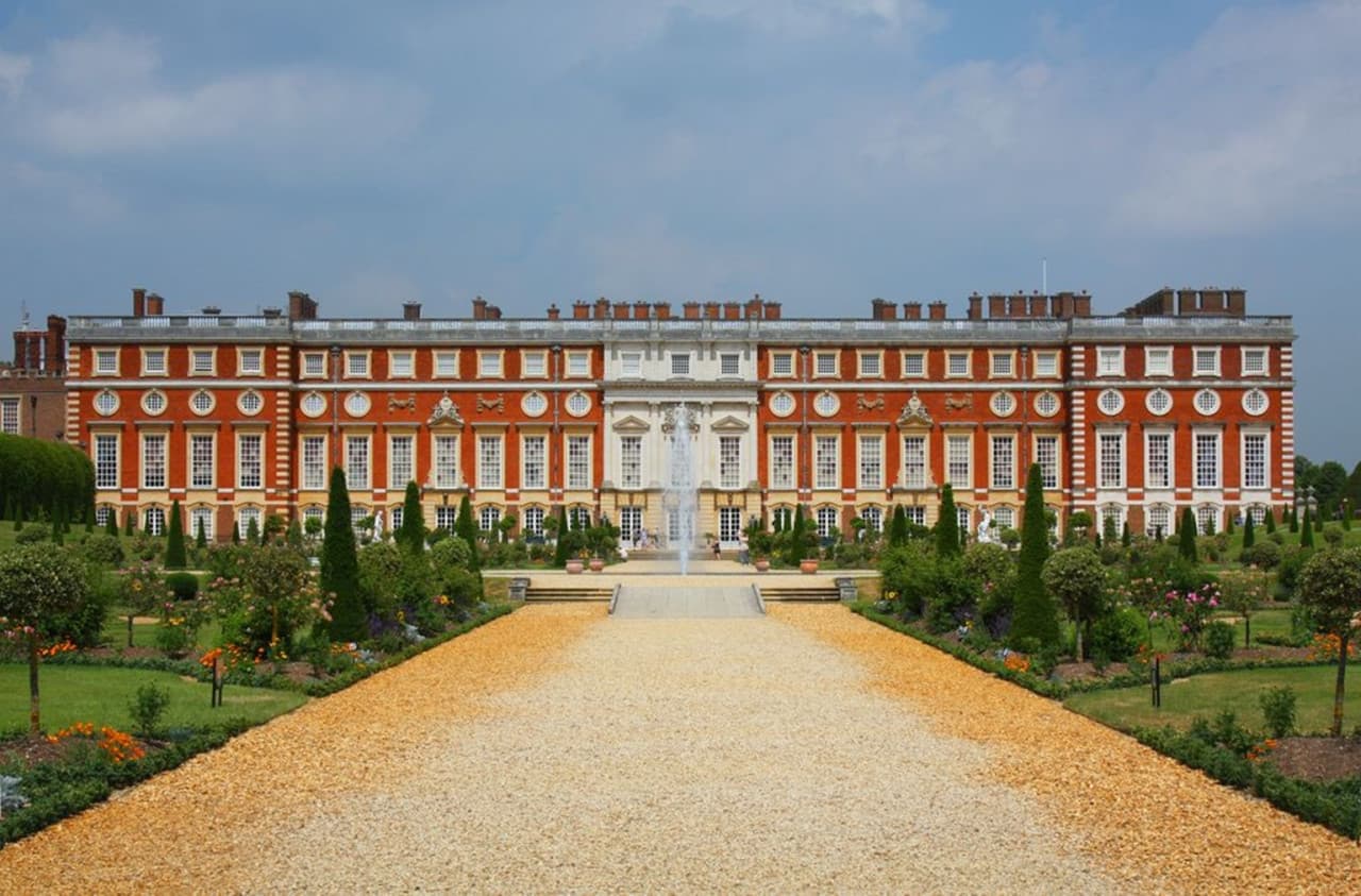Hampton Court Palace, Windsor Castle, and London Sightseeing Tour – photo 12