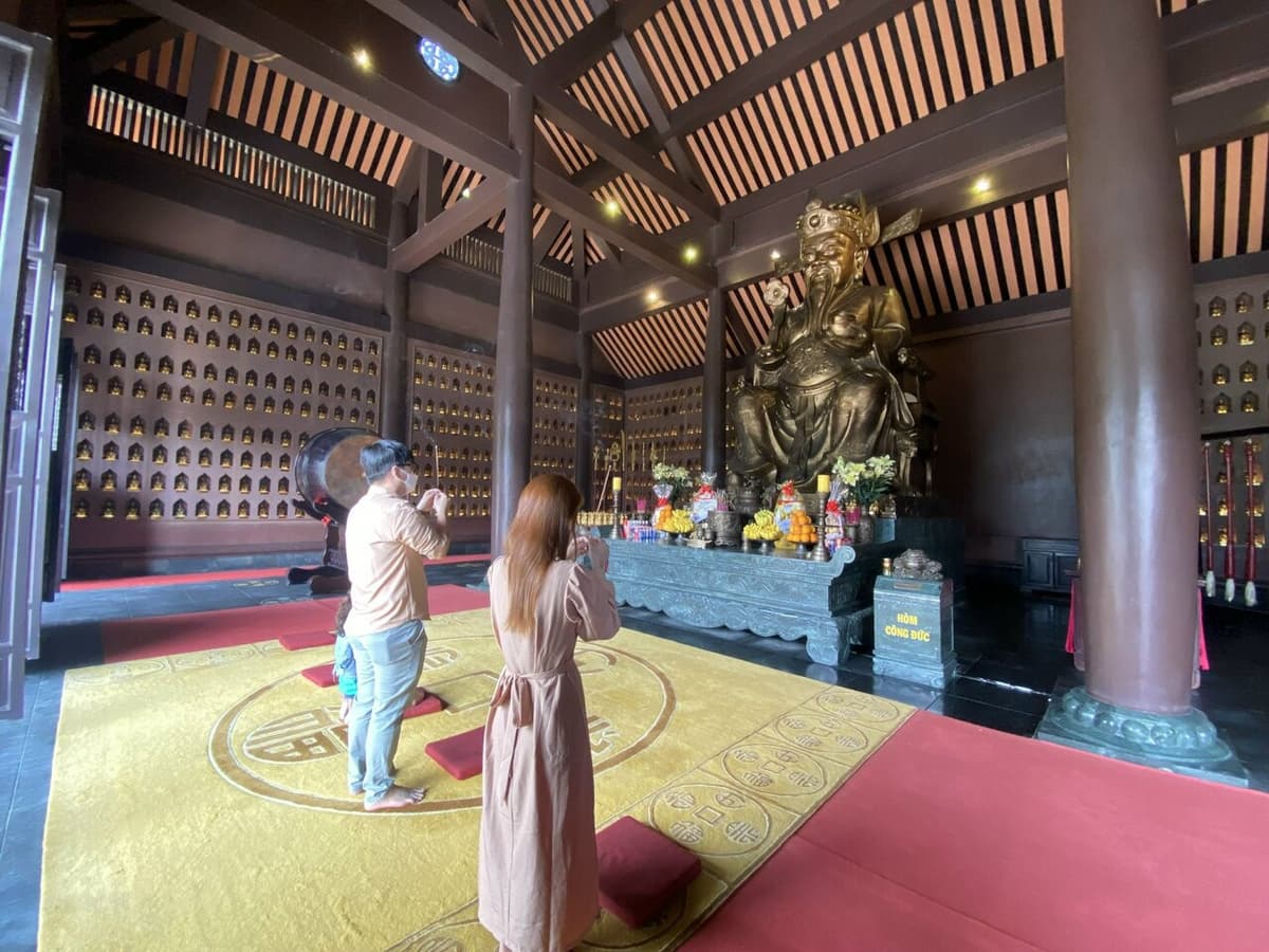 Nui Than Tai Hot Springs Park Tour