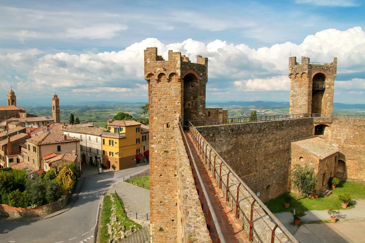Medieval Tuscany Tour from Florence: Monteriggioni, Montalcino, Pienza – photo 8