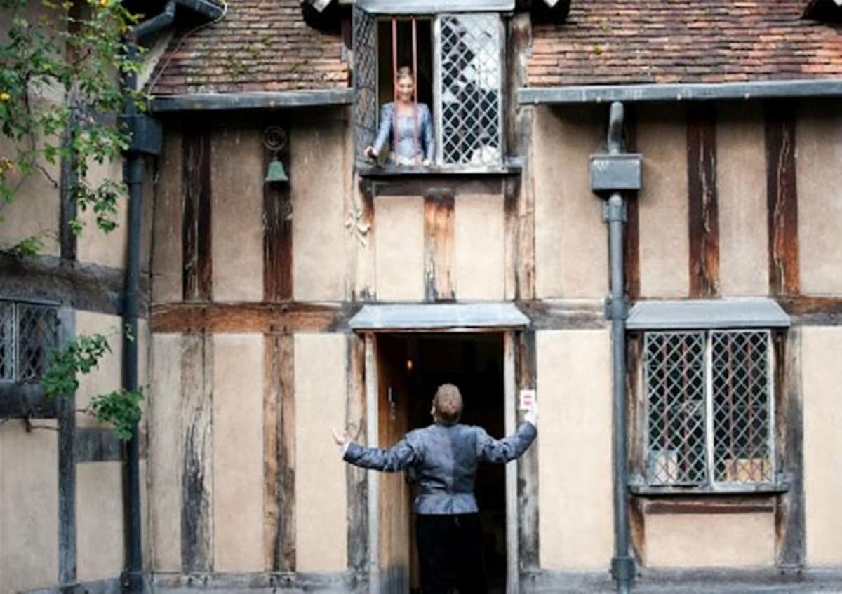 Shakespeare's Stratford and the Cotswolds Tour from London