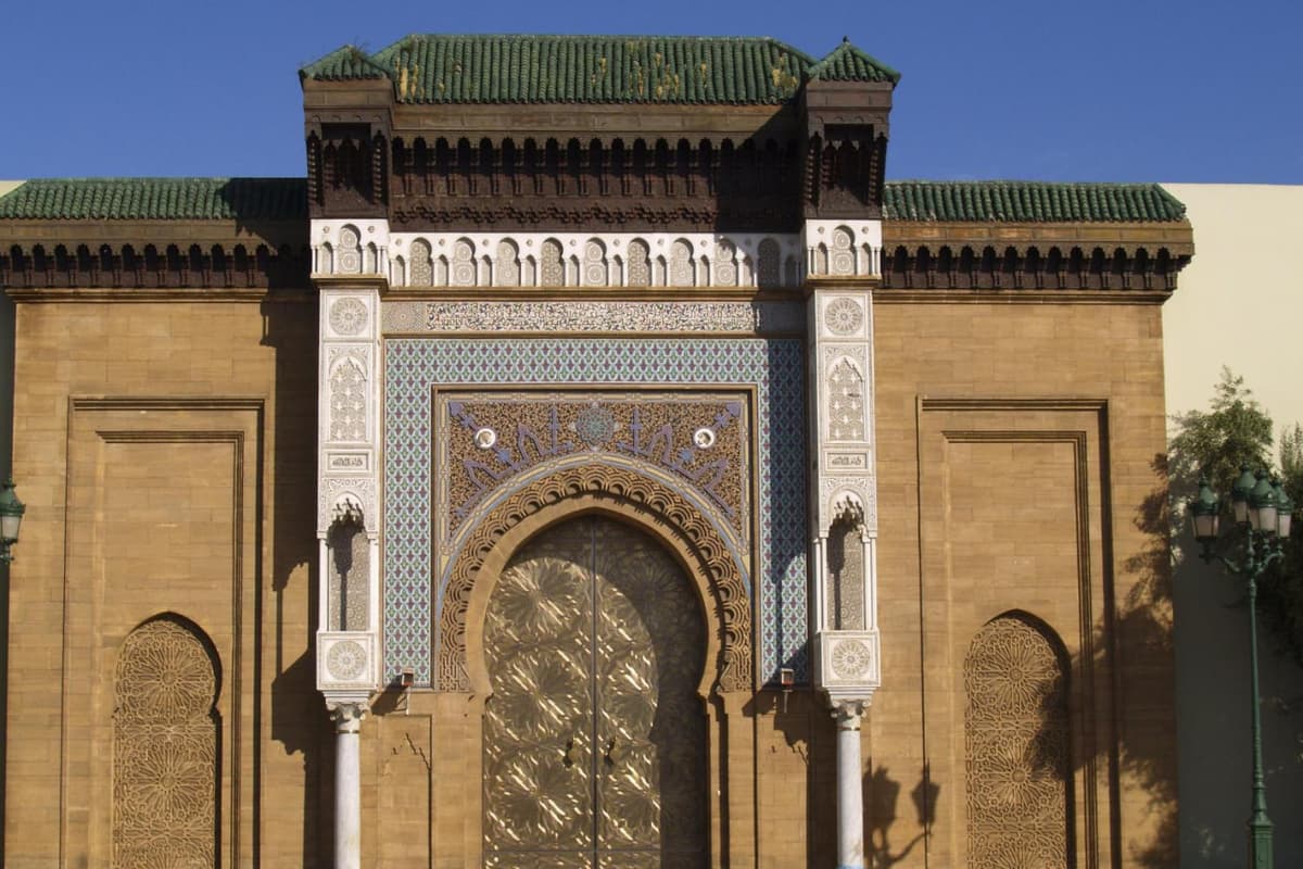 Casablanca Half-Day Tour: United Nations Square, Central Market, Royal Palace, Habbous Quarter
