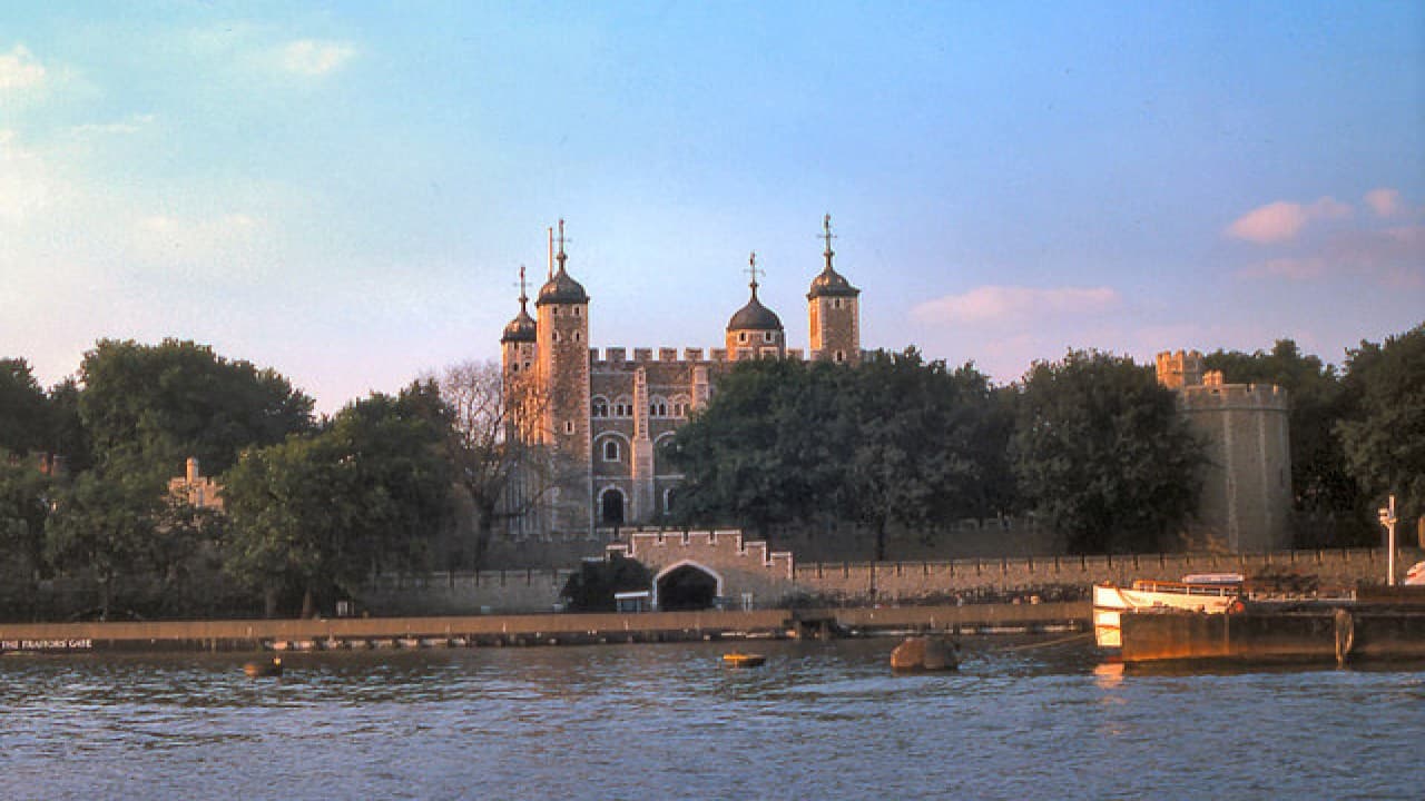 Open Top Vintage Bus Tour and River Thames Cruise – photo 6
