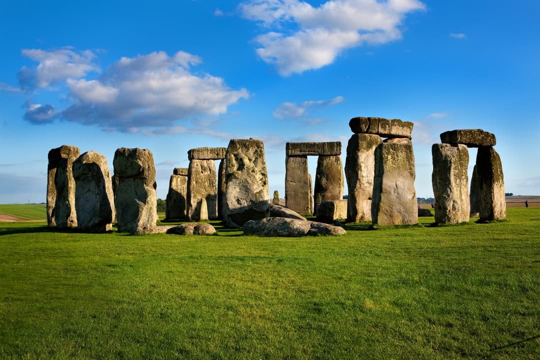 England In One Day: Stonehenge, Bath, Stratford and The Cotswolds Tour