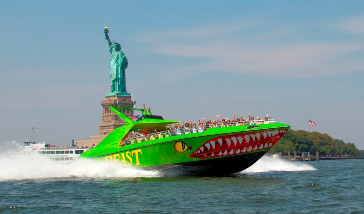 Official Circle Line Cruises, Midtown NYC: Reserved Straight-to-Board Ticket
