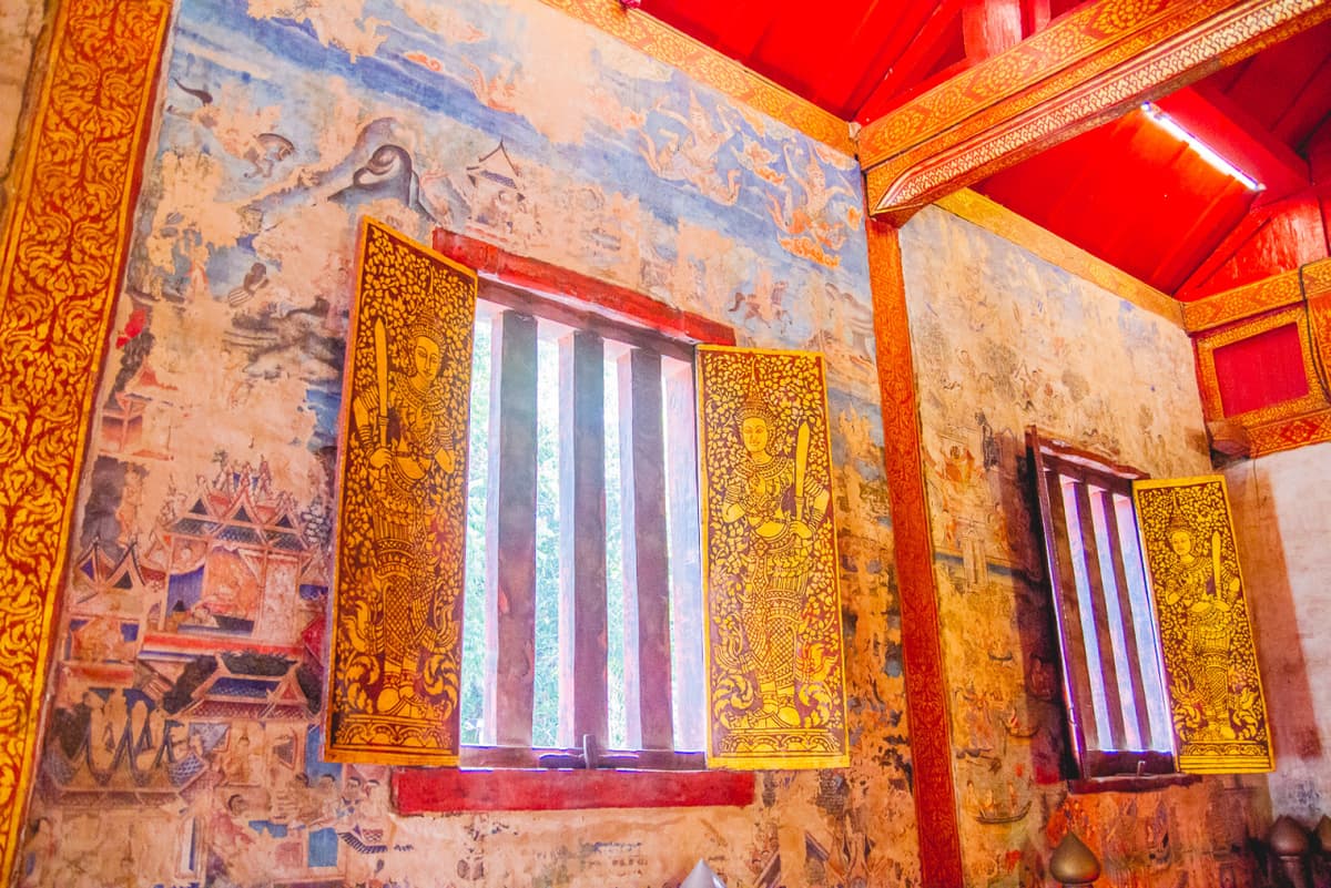 Chiang Mai Old City and Temples Walking Tour