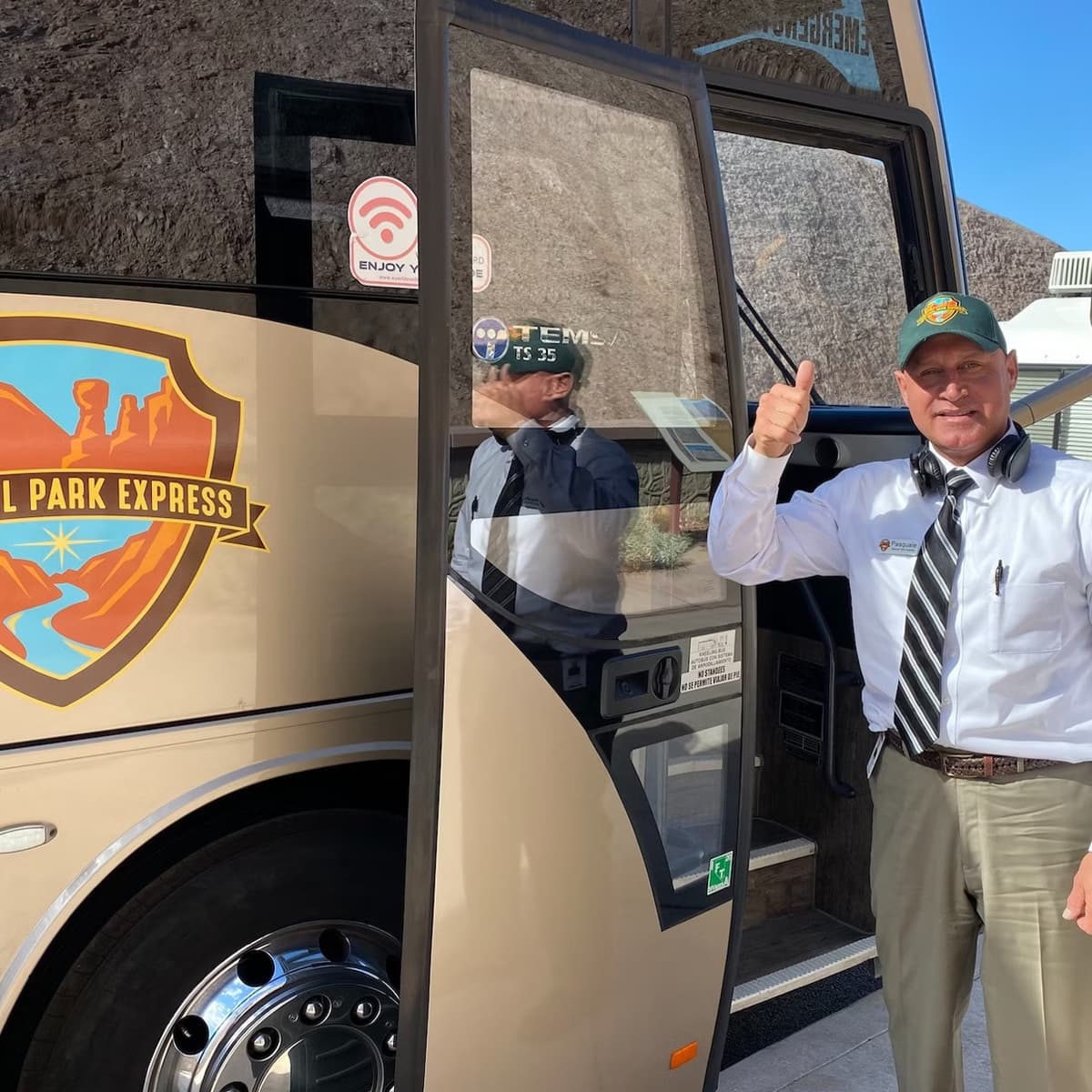 Antelope Canyon X and Horseshoe Bend Tour from Las Vegas