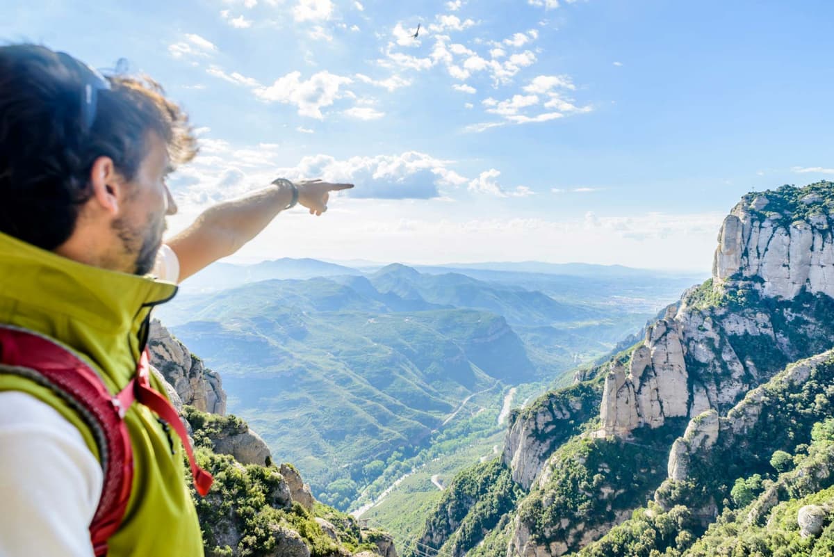 Montserrat, Girona, and Costa Brava Tour from Barcelona