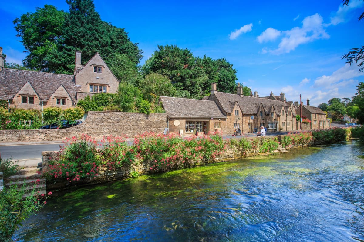 Cotswolds Tour from London with Lunch