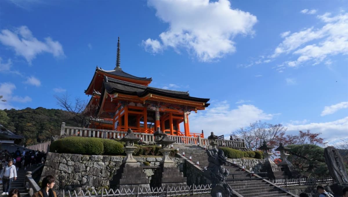 Kyoto Full-Day Tour: Nijo Castle, Kinkaku-ji,  Fushimi Inari Taisha, Kiyomizu-dera Temple