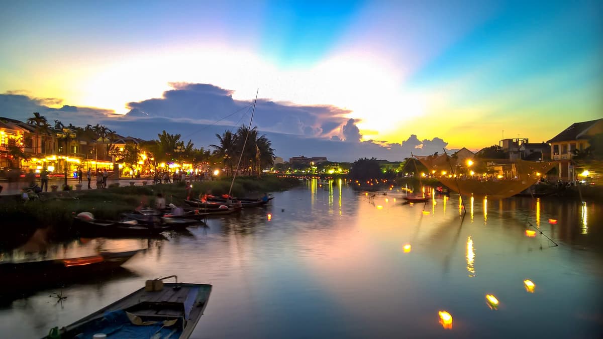 Son Tra Peninsula, Marble Mountains, and Hoi An Ancient Town Half-Day Tour from Da Nang
