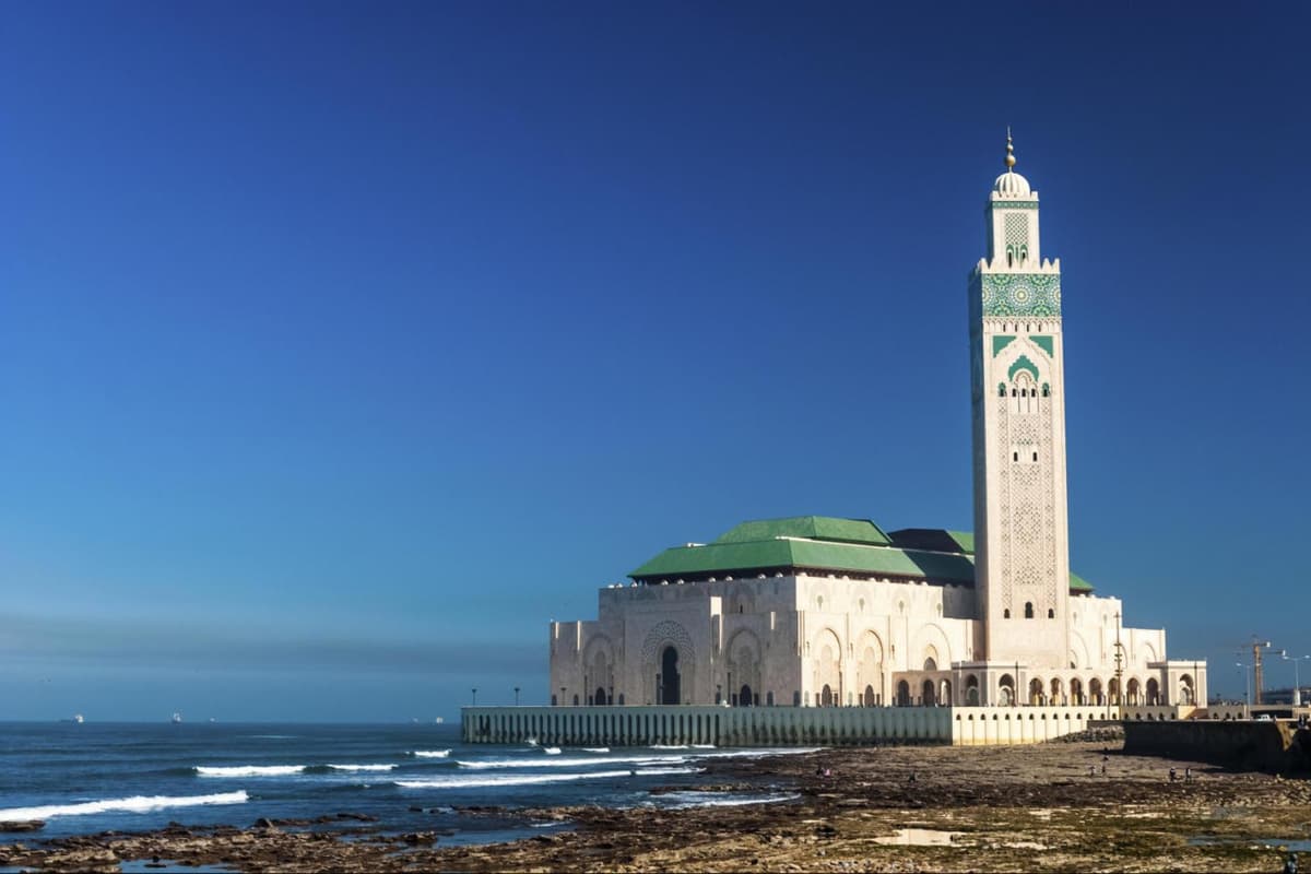 Casablanca Half-Day Tour: United Nations Square, Central Market, Royal Palace, Habbous Quarter