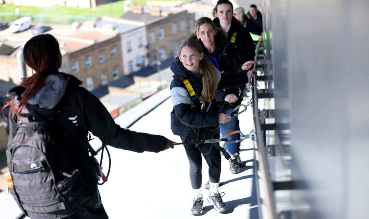 The Dare Skywalk at Tottenham Hotspur Stadium Ticket – photo 4