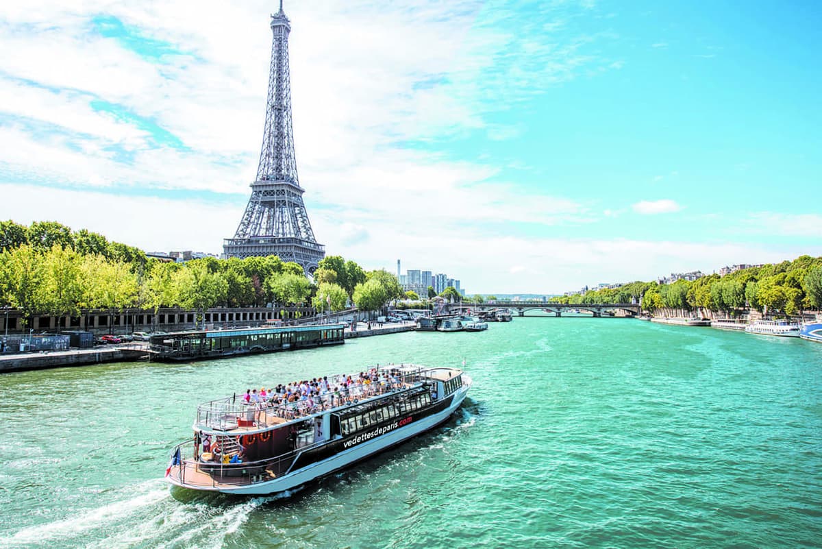 Seine River Cruise by Vedettes De Paris