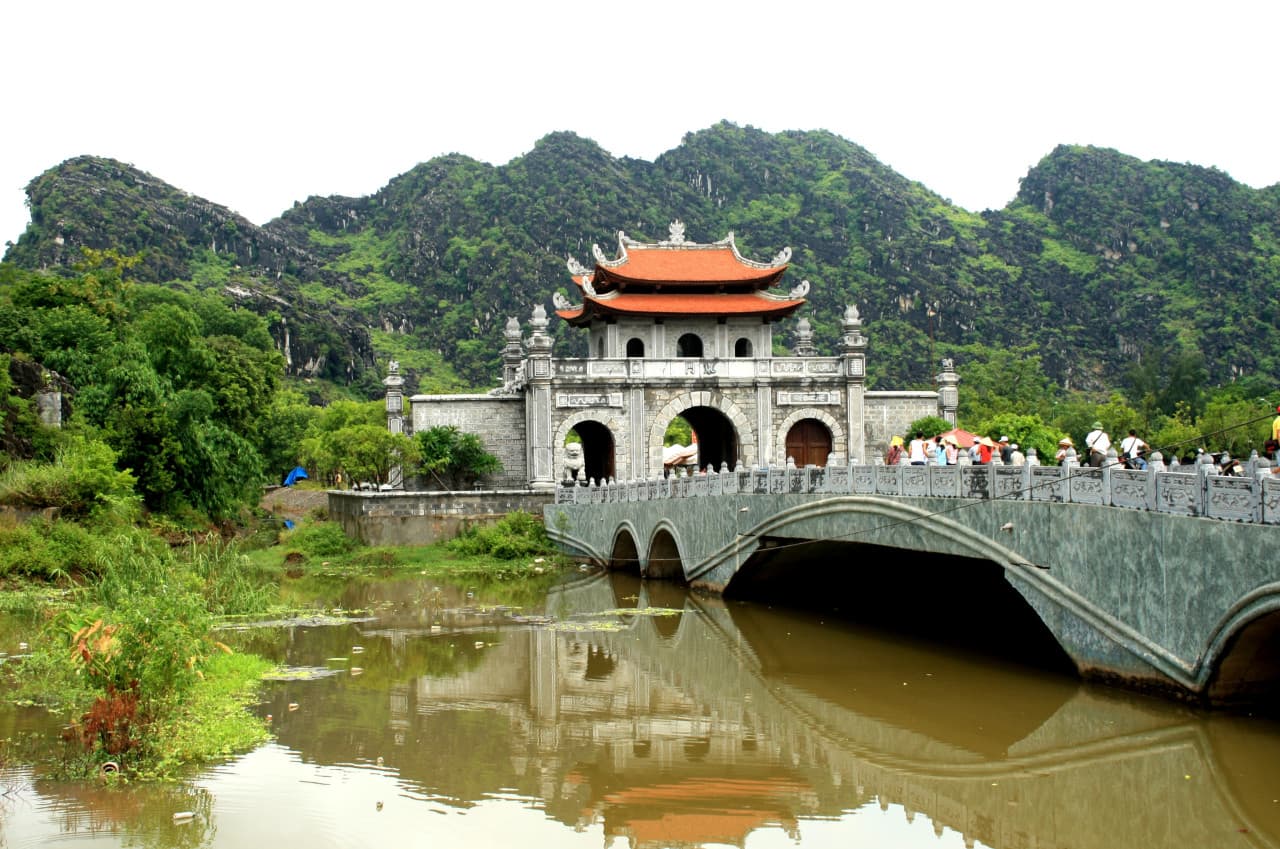 Hoa Lu and Tam Coc Tour from Hanoi – photo 3