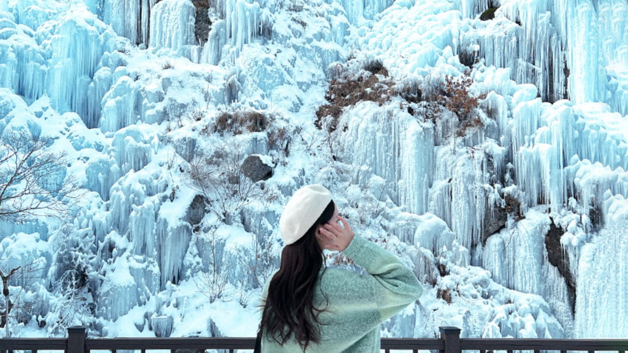 Elysian Gangchon Ski Resort and Eobi Ice Valley Full-Day Tour from Seoul – photo 15