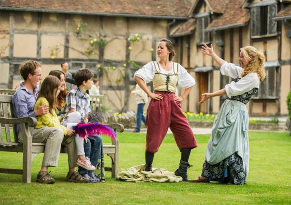 Shakespeare's Stratford and the Cotswolds Tour from London