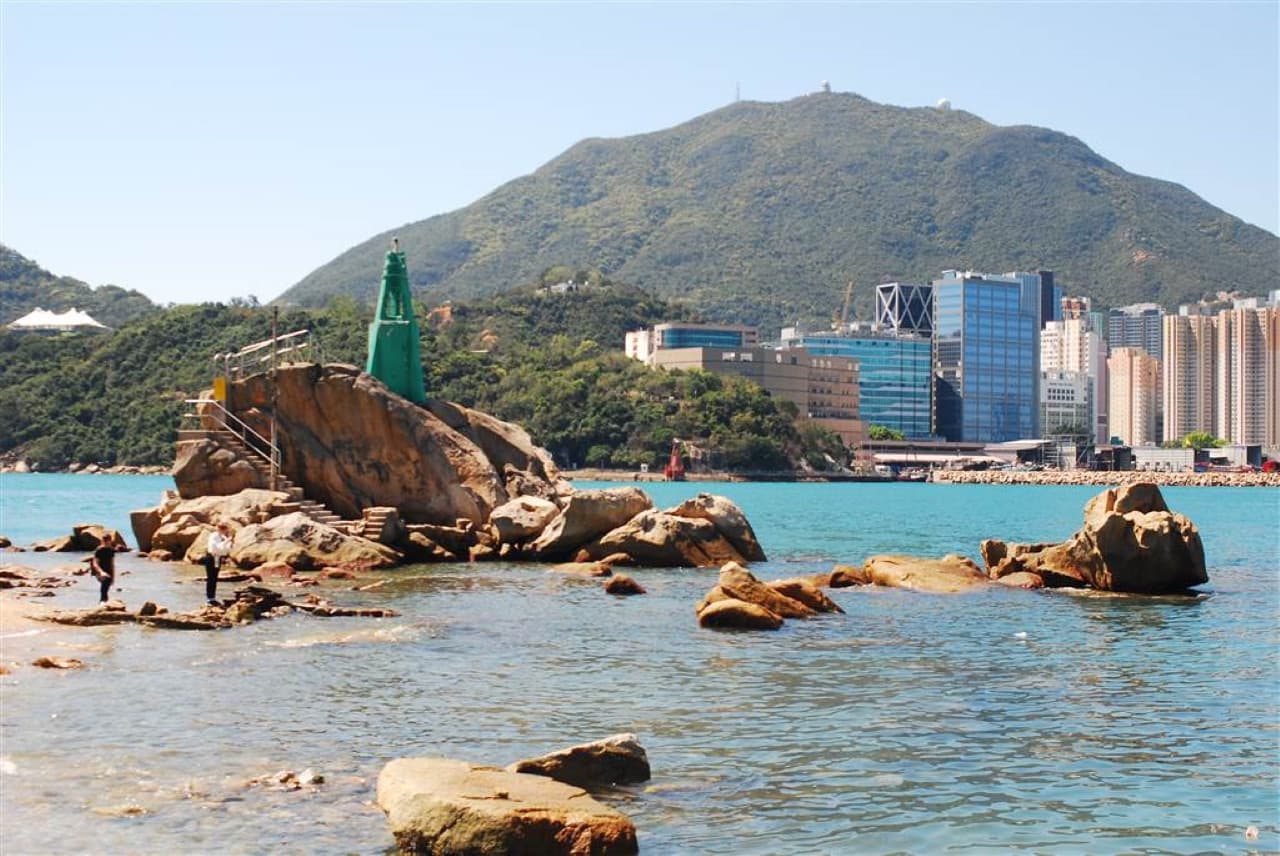 Aqualuna Dim Sum Cruise with Lei Yue Mun Self-Guided Tour