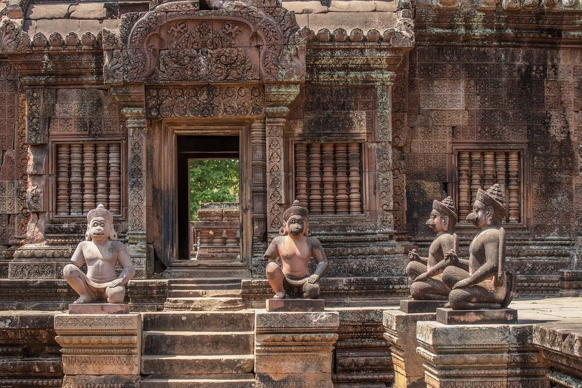 Banteay Srei Temple Tour