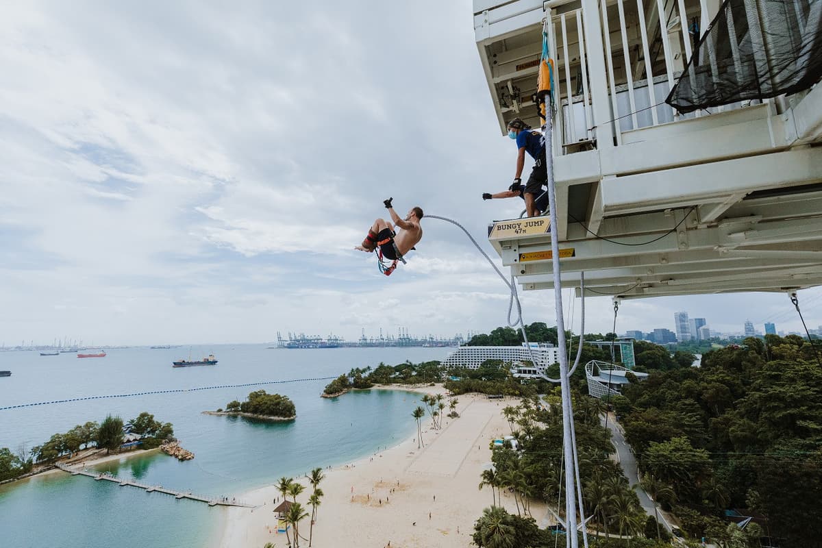 Skypark Sentosa by AJ Hackett Ticket: Bungy Jump & Giant Swing