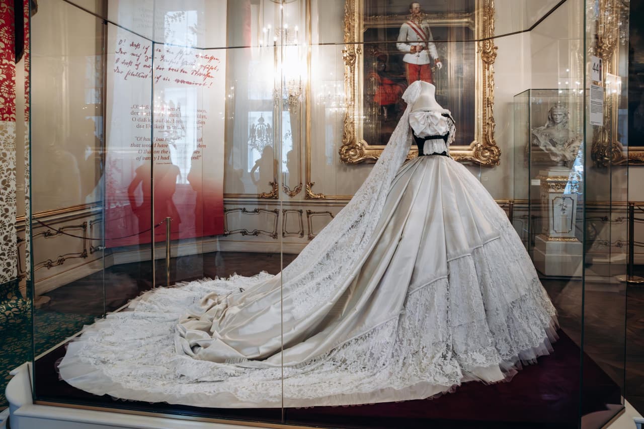 Hofburg Palace and Sisi Museum Skip-the-Line Guided Tour – photo 2