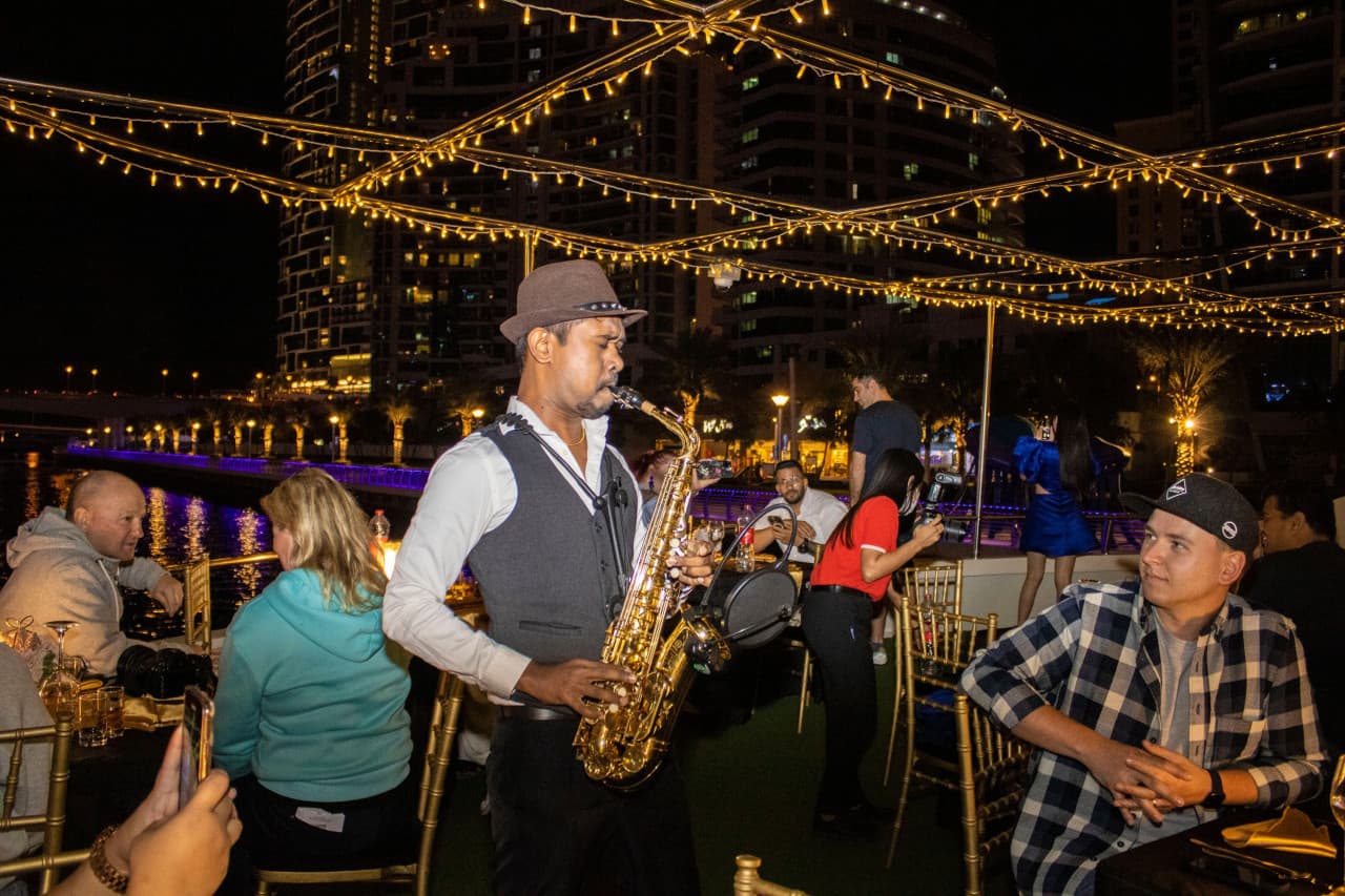 Dubai Marina Sunset or Dinner Cruise with Live Music – photo 9