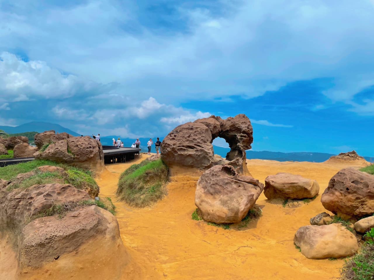 Yehliu, Jiufen, and Shifen Full-Day Tour from Taipei – photo 15