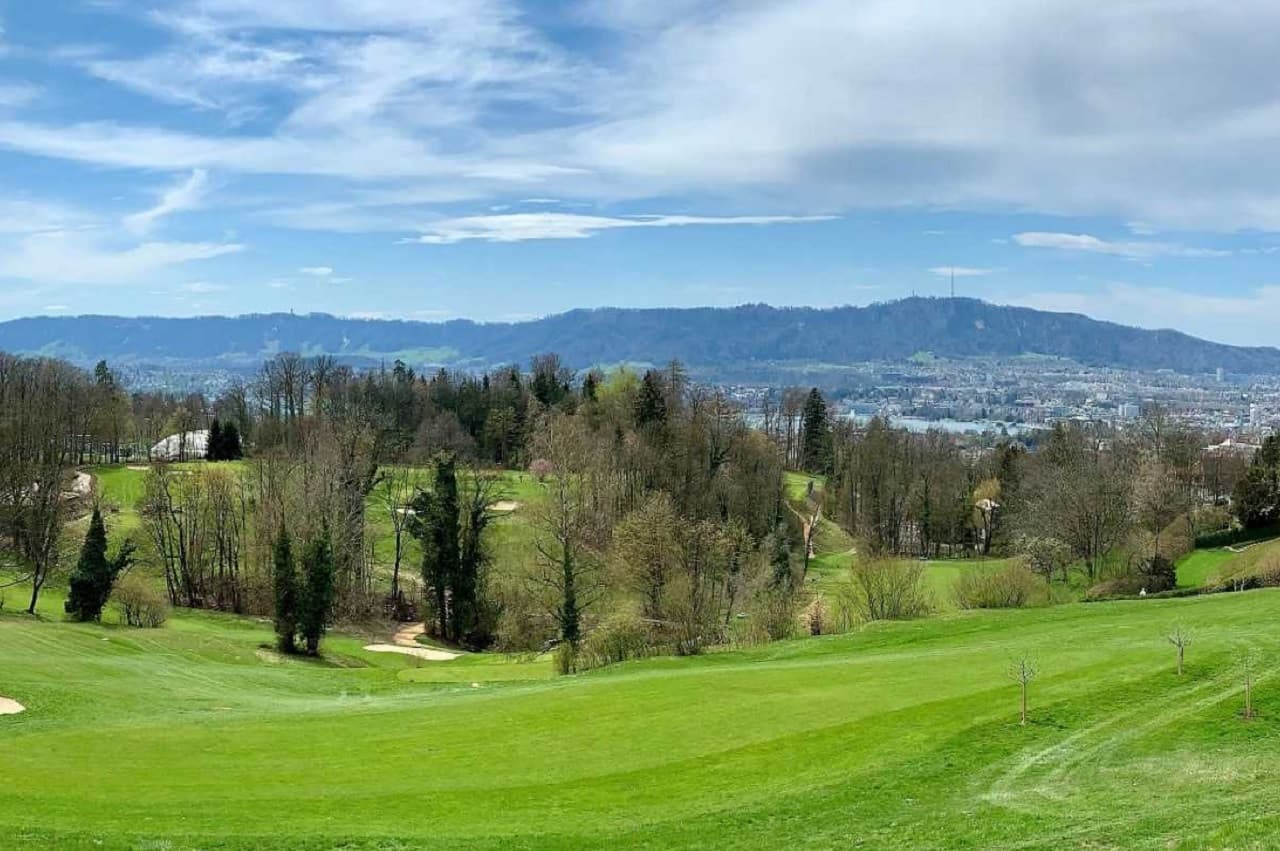 Zurich City Sightseeing Bus Tour with Lake Cruise