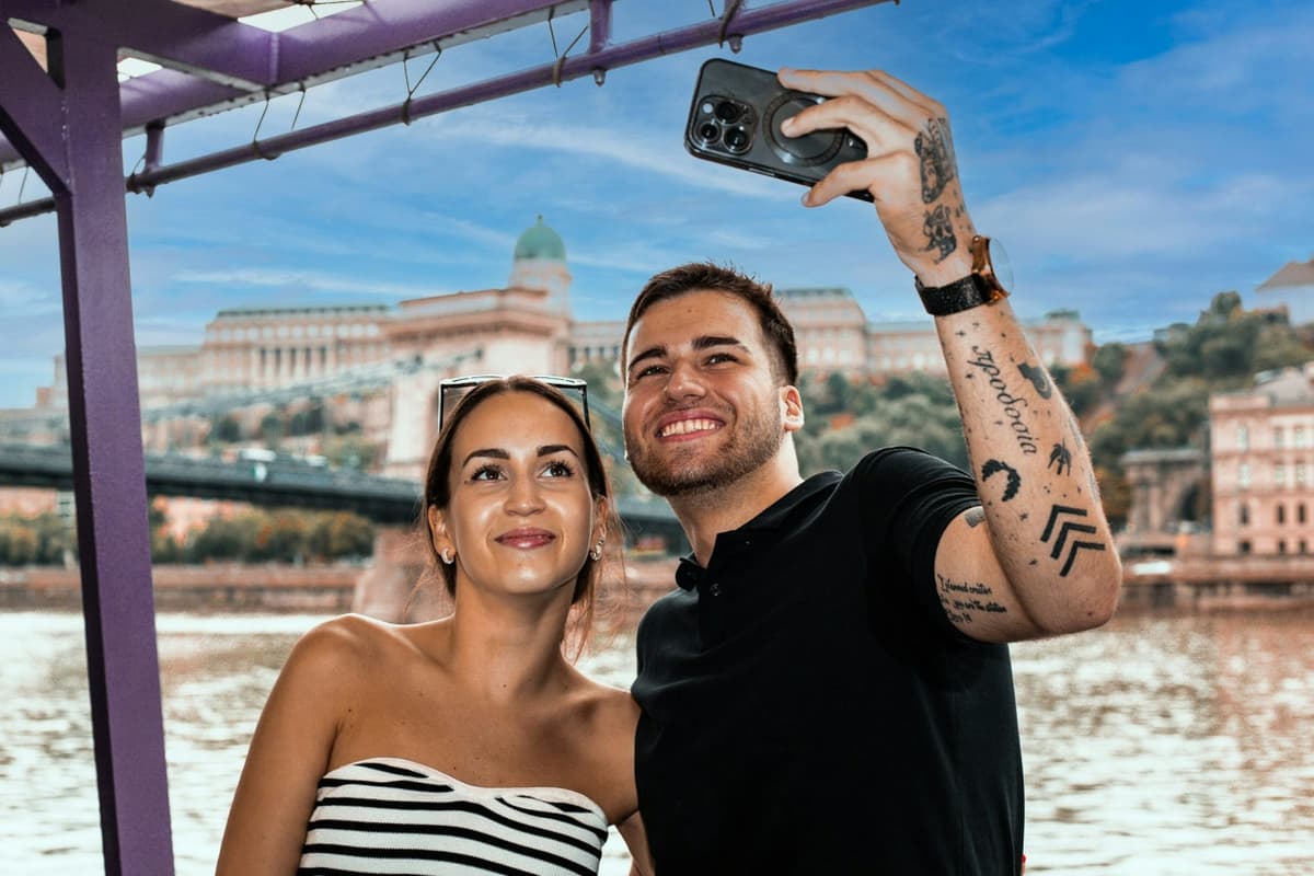 Budapest: Sightseeing Cruise From Pest