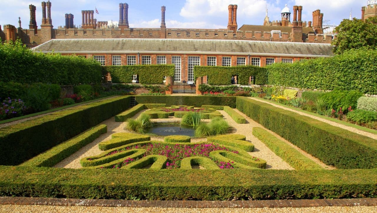 Hampton Court Palace, Windsor Castle, and London Sightseeing Tour – photo 7