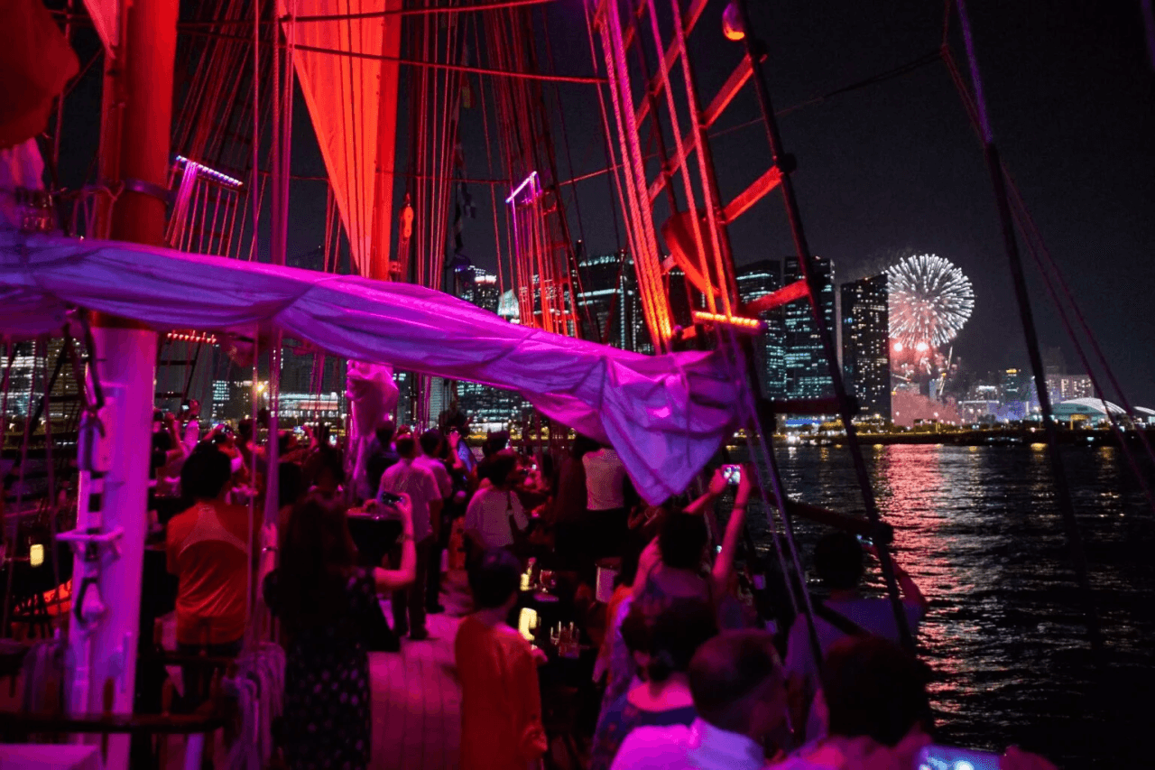 The Royal Albatross - Luxury Tall Ship Cruise Ticket – photo 38