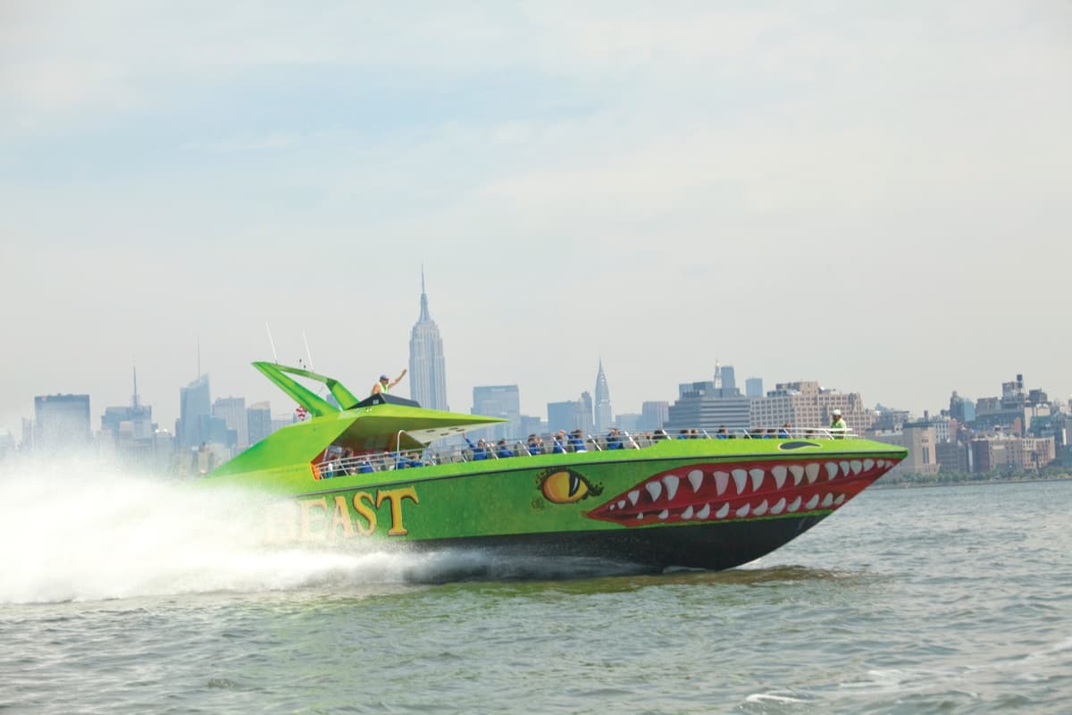 The Beast Speedboat Ride to Statue of Liberty by Circle Line: Reserved Straight-to-Board Ticket
