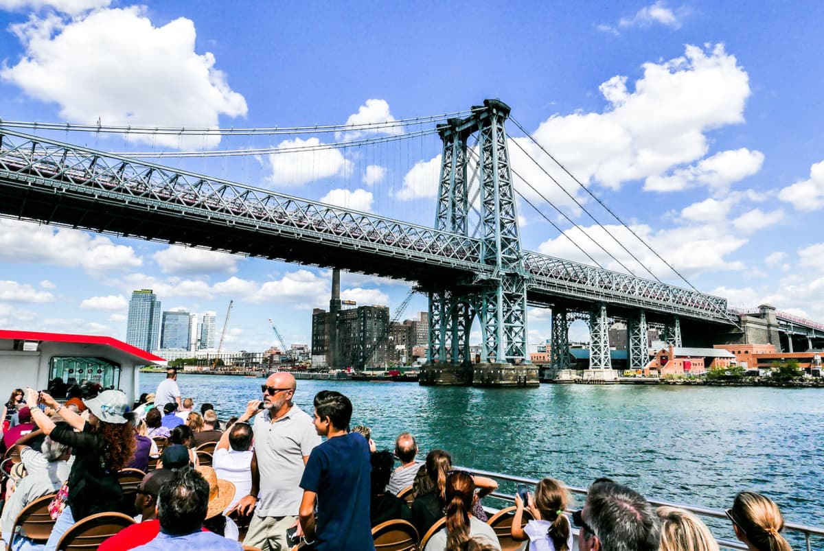 Circle Line "NYC Landmarks" Sightseeing Cruise (1.5 hours): Reserved Straight-to-Board Ticket