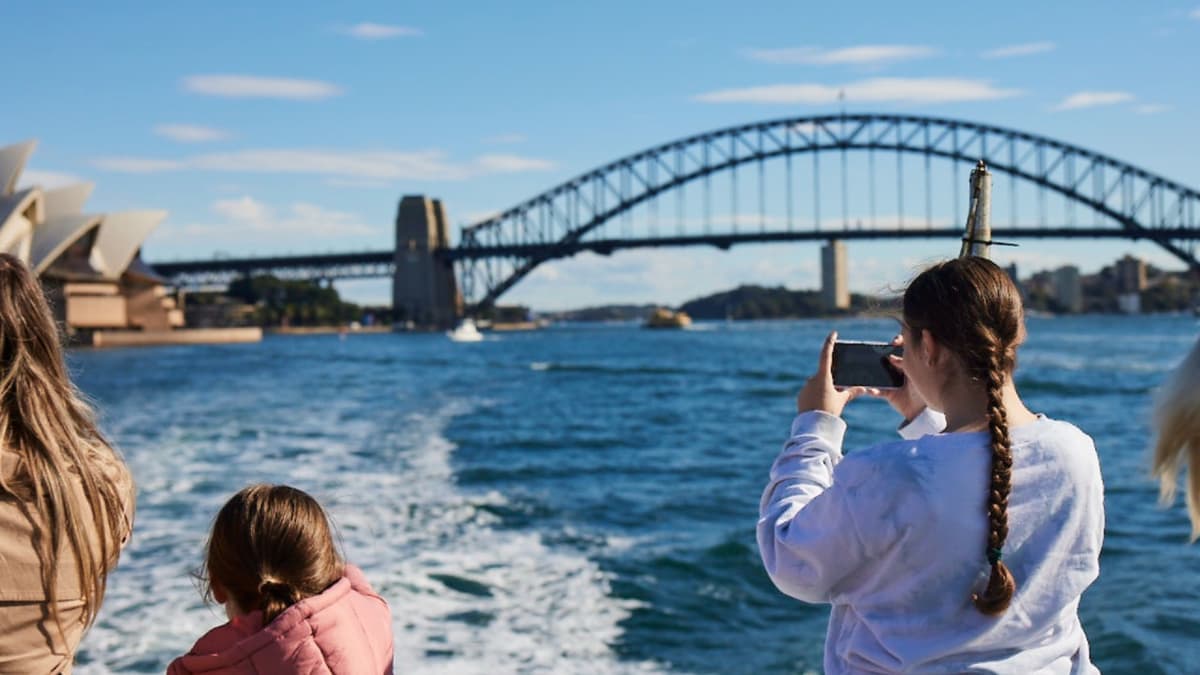 Sydney Harbour Buffet Lunch Discovery Cruise