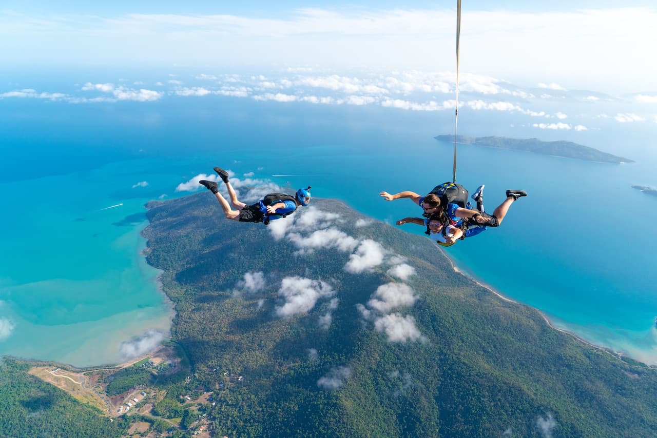 Tandem Skydiving Experience Airlie Beach – photo 2