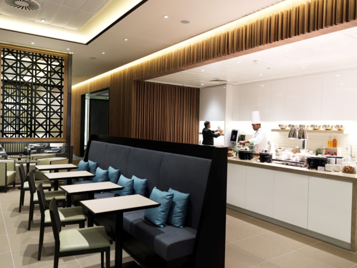 Plaza Premium Lounge - London Heathrow Airport Terminal 2