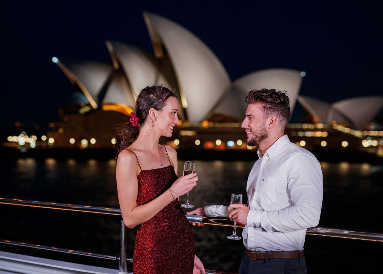 Vivid Sydney Cruise with Captain Cook Cruises Departing From Darling Harbour – photo 4