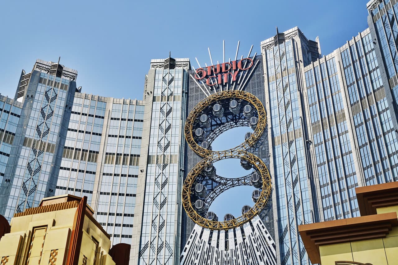 Studio City Macau Golden Reel Ferris Wheel – photo 4