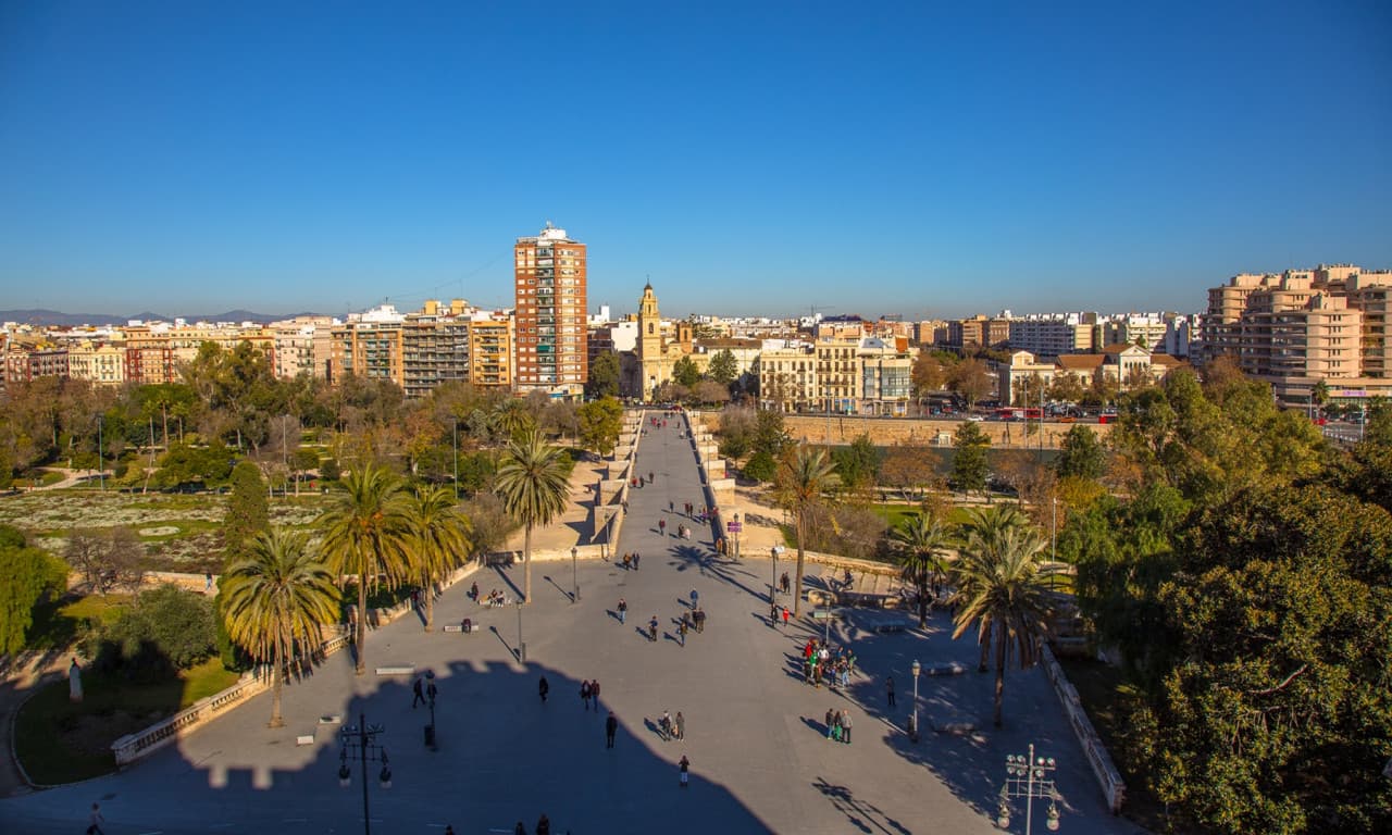 Serranos Towers Tour with English-Speaking Guide & Skip-the-Line Entry