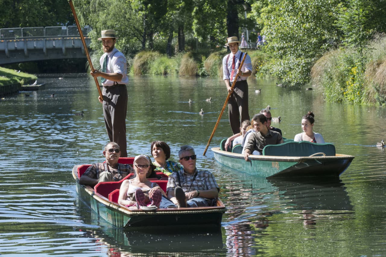 Punting on the Avon – photo 8