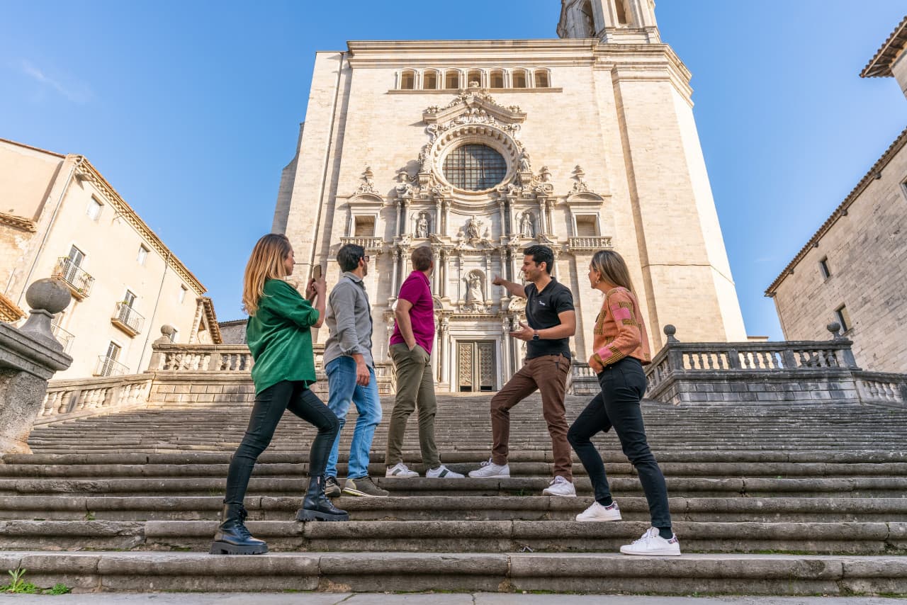 Girona City Private Half-Day Tour with High-Speed Train Transfer from Barcelona