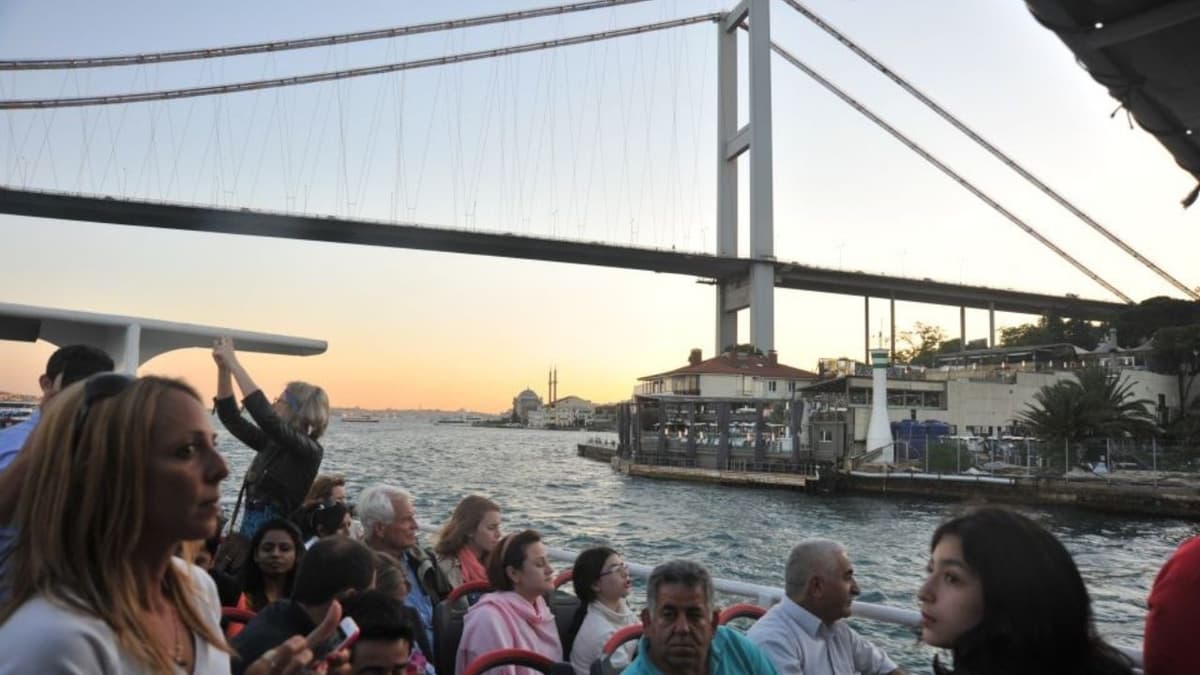 Golden Horn and Bosphorus Sightseeing Cruise with Audio Guide