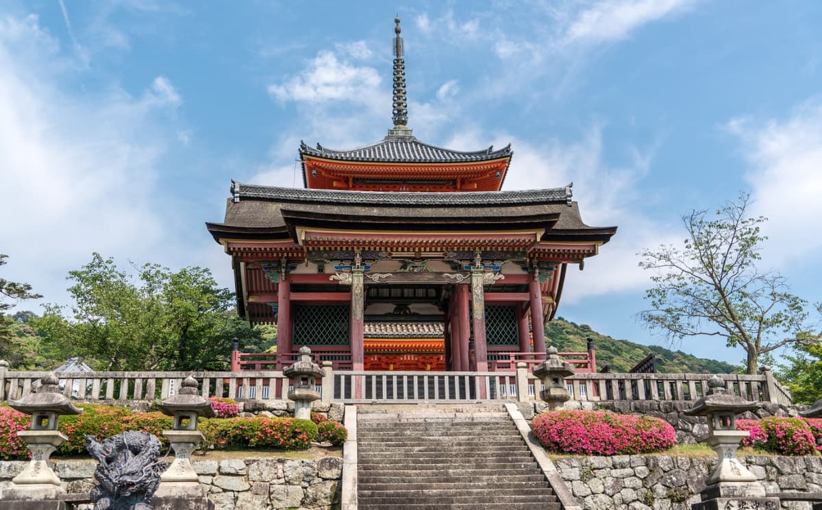 Kyoto Half-Day Temple Tour: Kinkaku-ji, Ginkaku-ji, Kiyomizu-dera