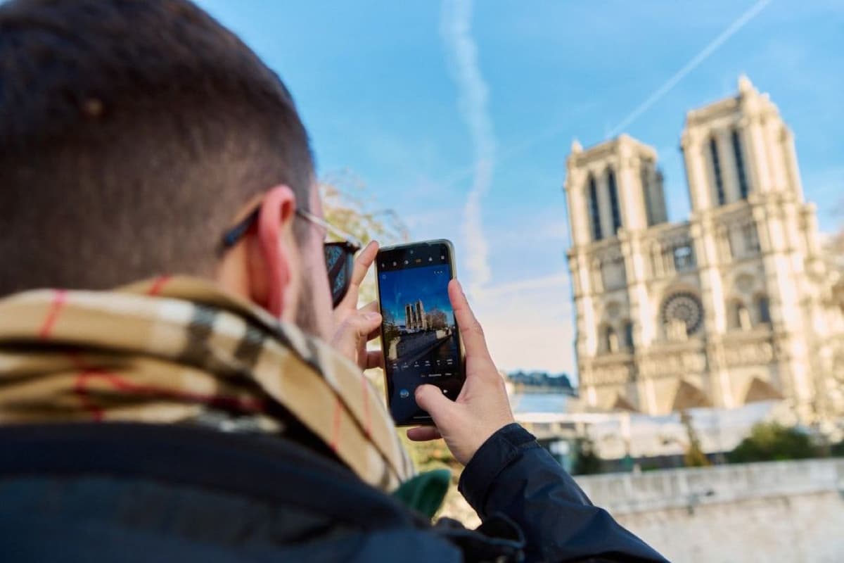 Notre Dame Cathedral Neighbourhood Guided Walking Tour