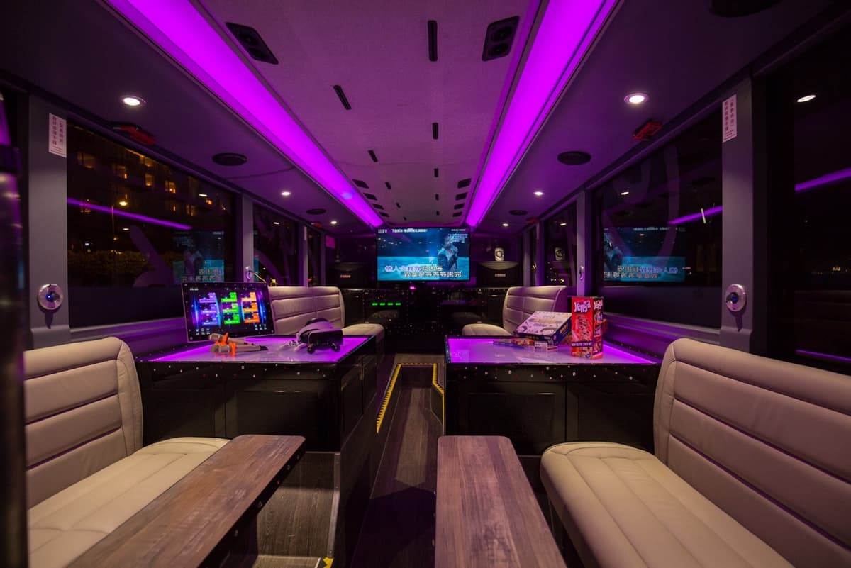 Crystal Bus Sightseeing and Dining Tour