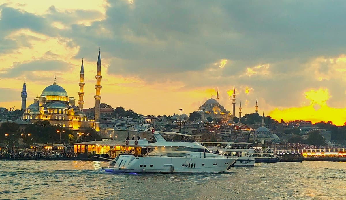 Bosphorus Sightseeing Cruise on a Luxury Yacht