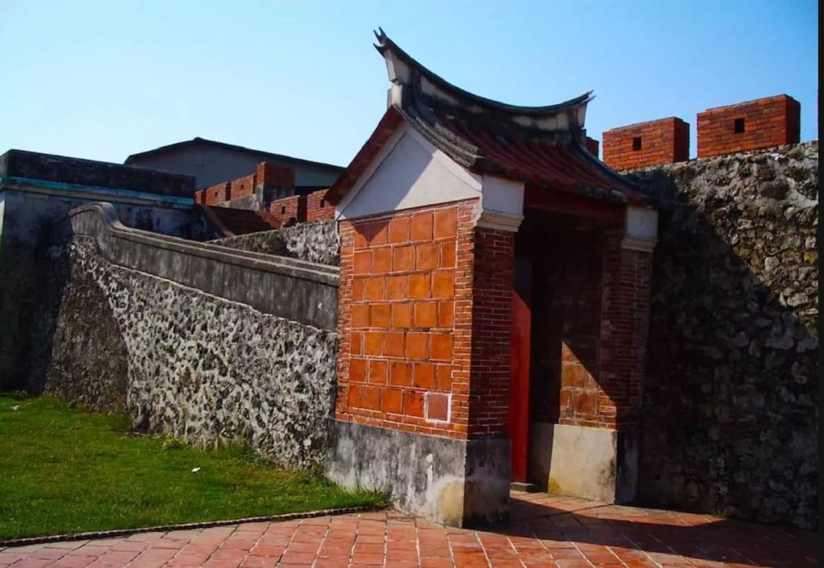 Kaohsiung Fo Guang Shan Buddha Museum and Lotus Pond Tour
