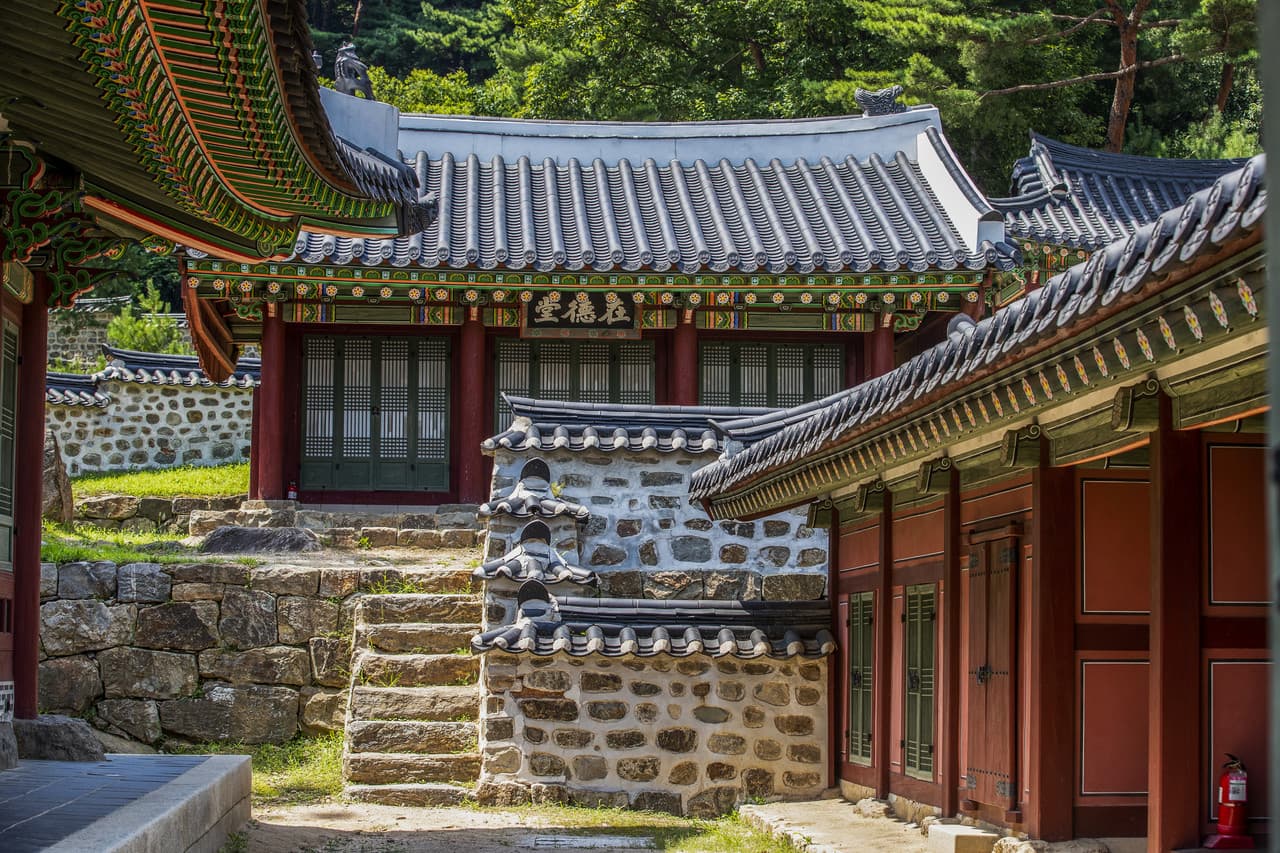 Korean Folk Village and Suwon Hwaseong Fortress Full-Day Tour from Seoul