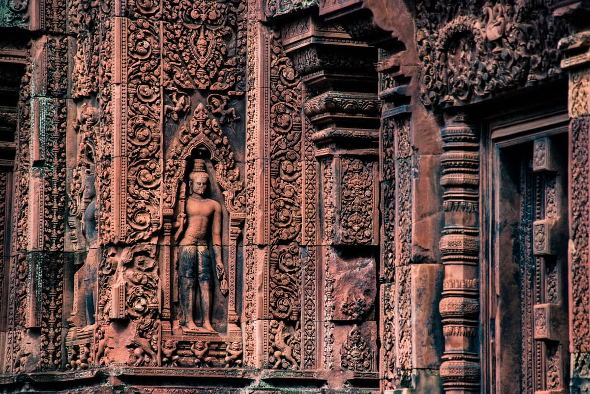 Banteay Srei Tour